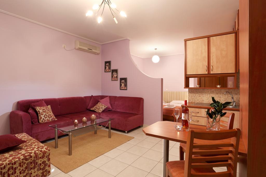 Politia Villas Karystos  Bilik gambar
